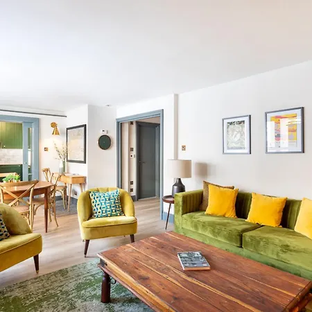 Classy Notting Hill Nest